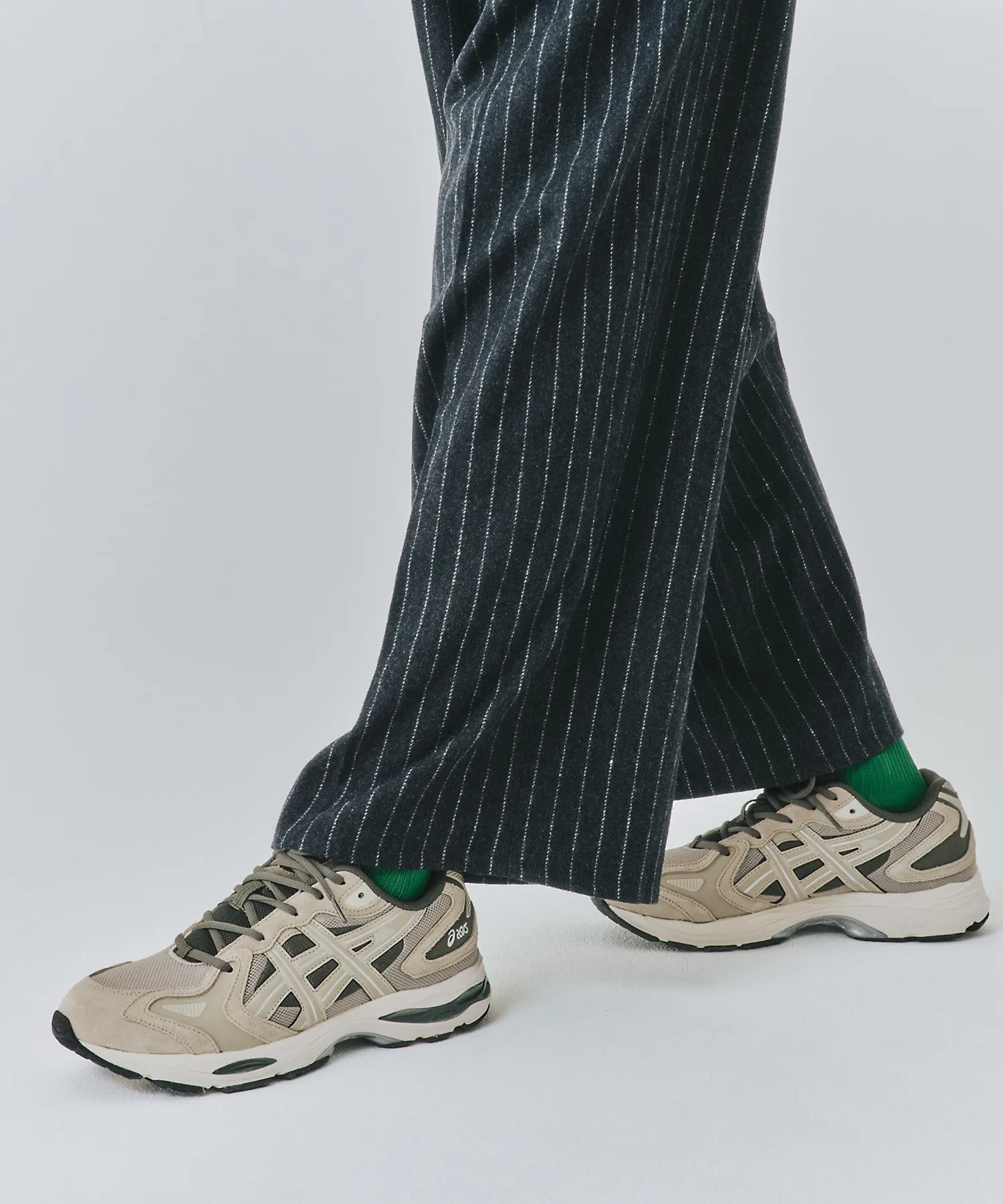 Унисекс кроссовки из натуральной кожи GEL-K1011 ASICS бежевые — фото 4