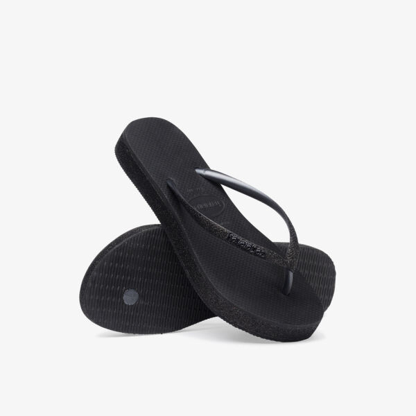 Тонкие резиновые шлепанцы на плоской подошве с блестящими ремешками Havaianas, черный — фото 2