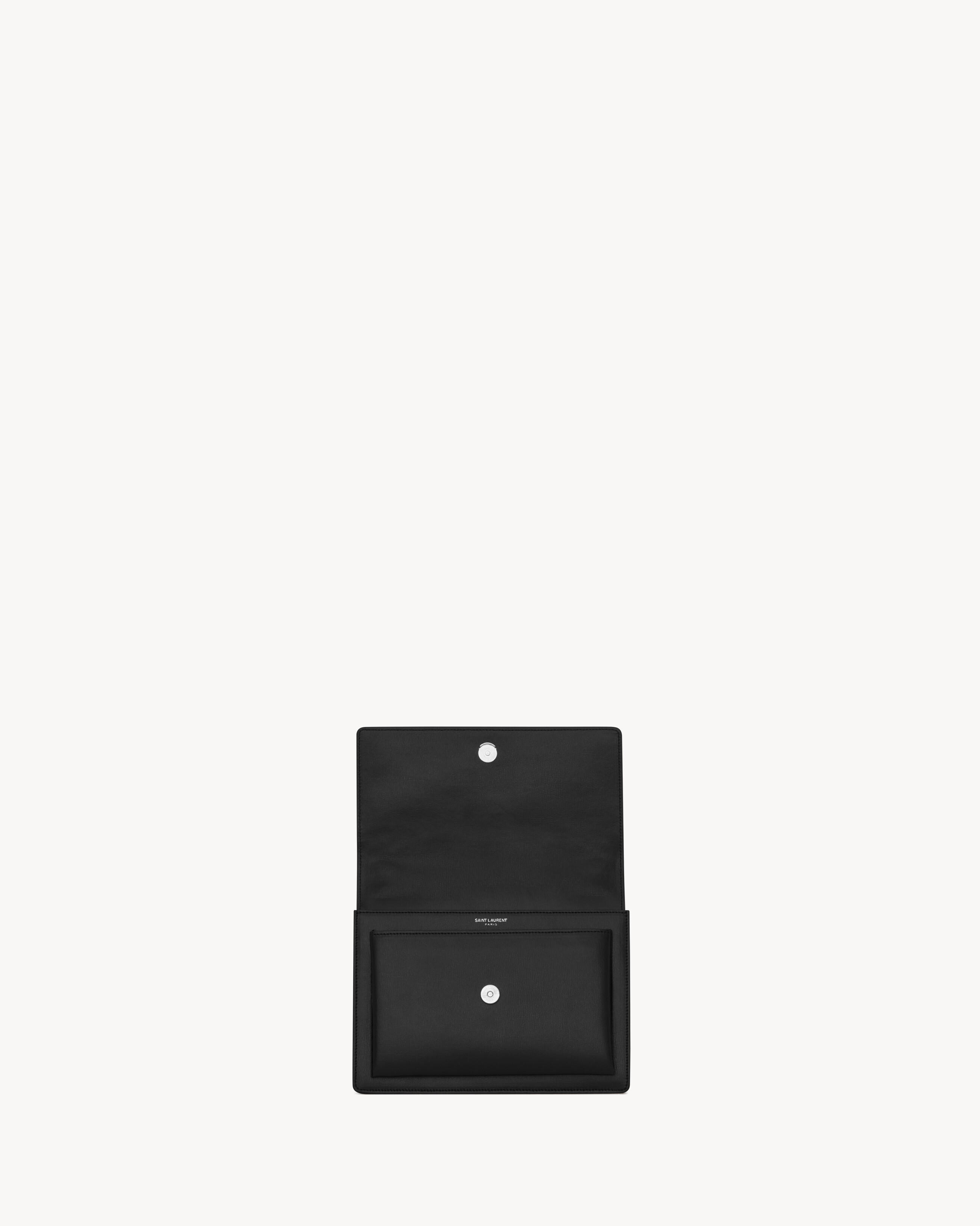Сумка с клапаном, кожаной подкладкой, логотипом Cassandre Saint Laurent, черный — фото 4