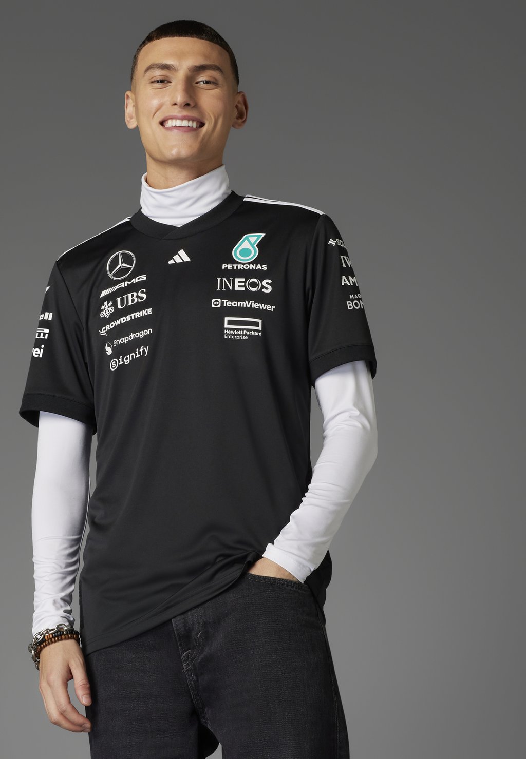 

Футболка с принтом AMG PETRONAS FORMULA ONE TEAM DRIVER adidas Originals, черный