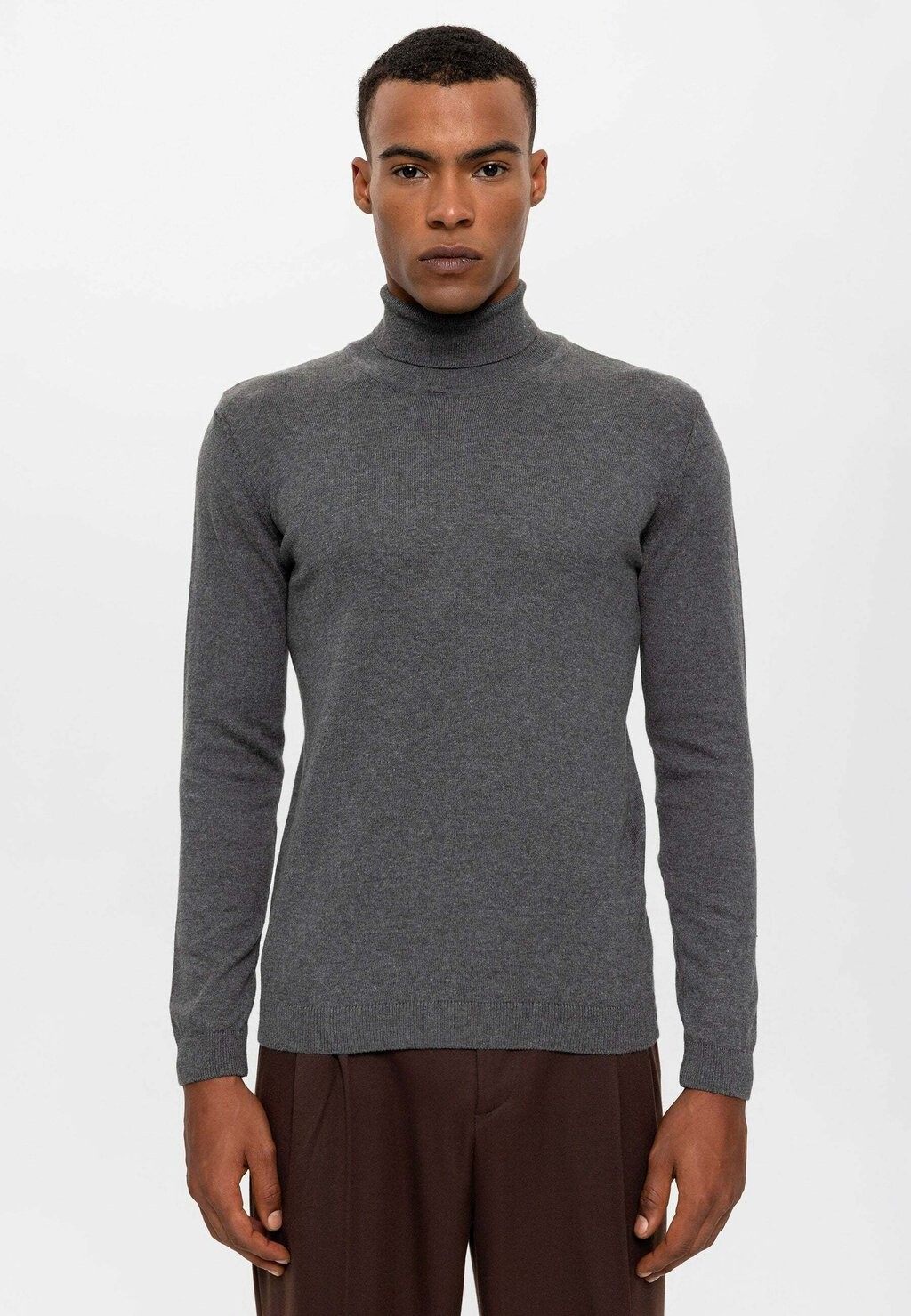 

Свитер вязаный TURTLENECK Antioch, цвет smoked