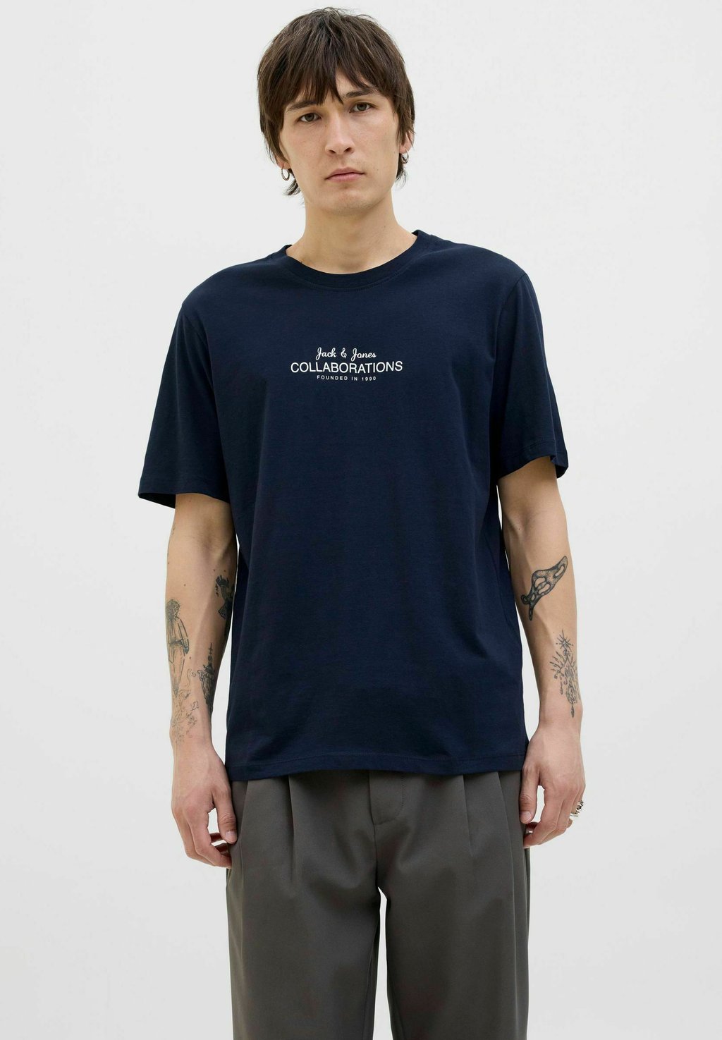 

Футболка с принтом GEDRUCKT RUNDHALSAUSSCHNITT Jack & Jones PREMIUM, темно-синий