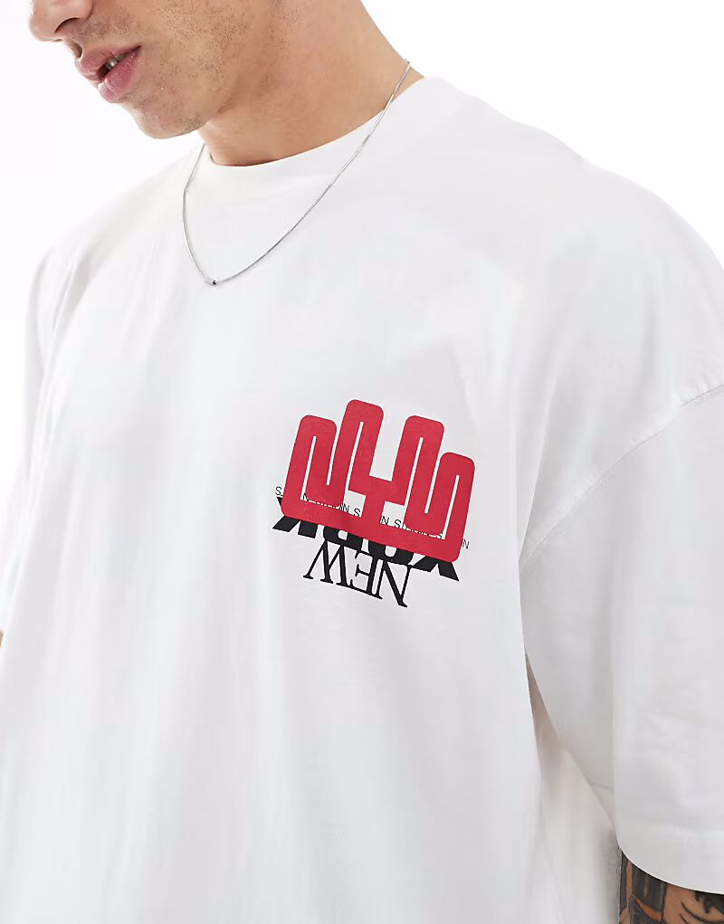 

Футболка свободного кроя ASOS DESIGN с изображением города белого цвета