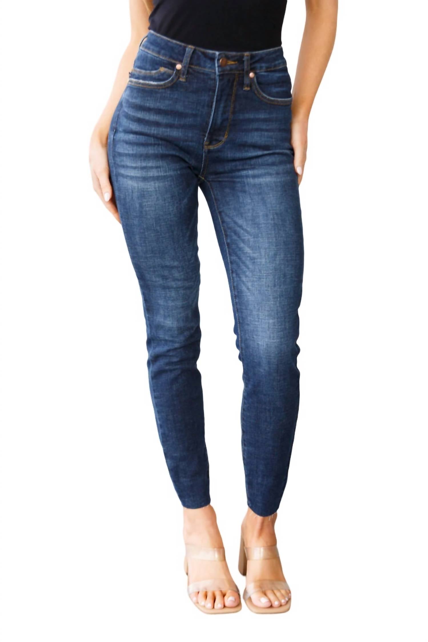 

Узкие джинсы Tummy Control Dark Wash Judy Blue