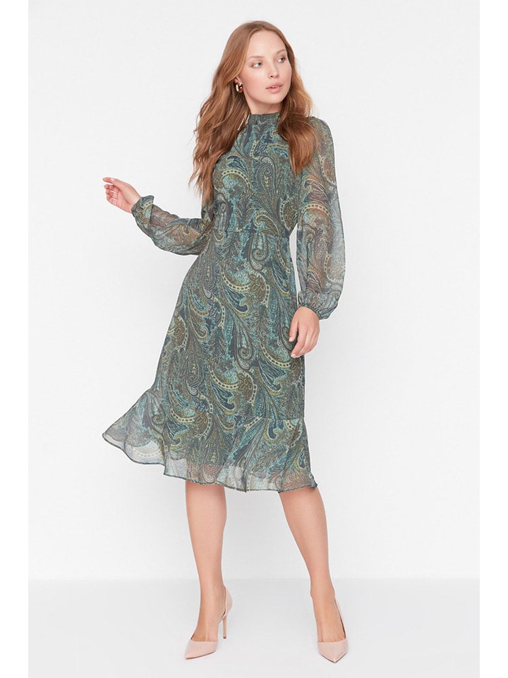 

Платье до колена trendyol, темно-зеленый