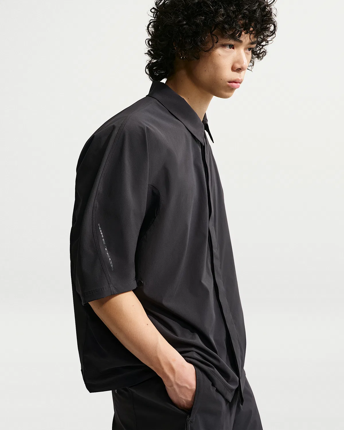 Мужская футболка Dri-FIT с коротким рукавом Nike Tech Helios, Black/Black/Black — фото 3