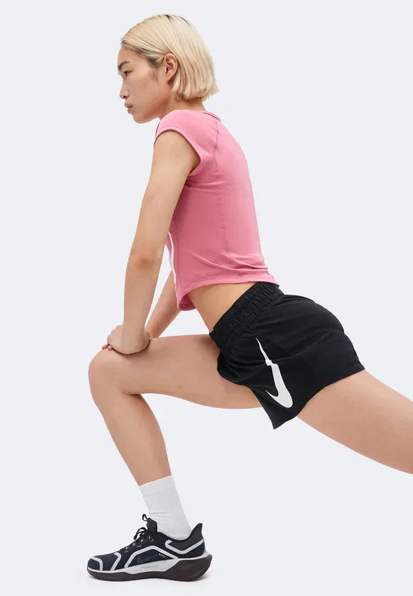 Футболка спортивная Nike Performance Tempo Run, пион/фотонная пыль/розовая пена — фото 4