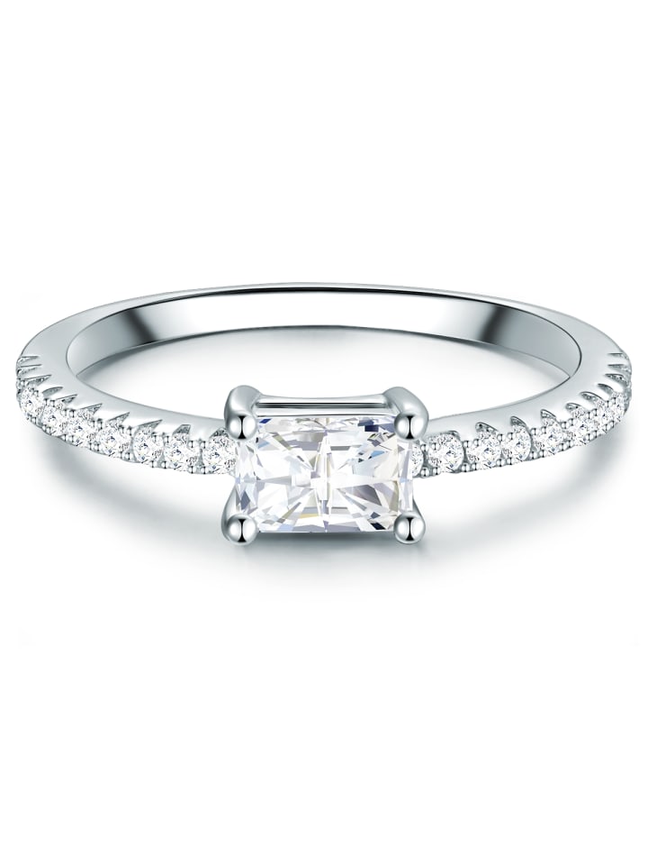 

Trilani Серебряное кольцо с кубическим цирконием в оправе из серебра