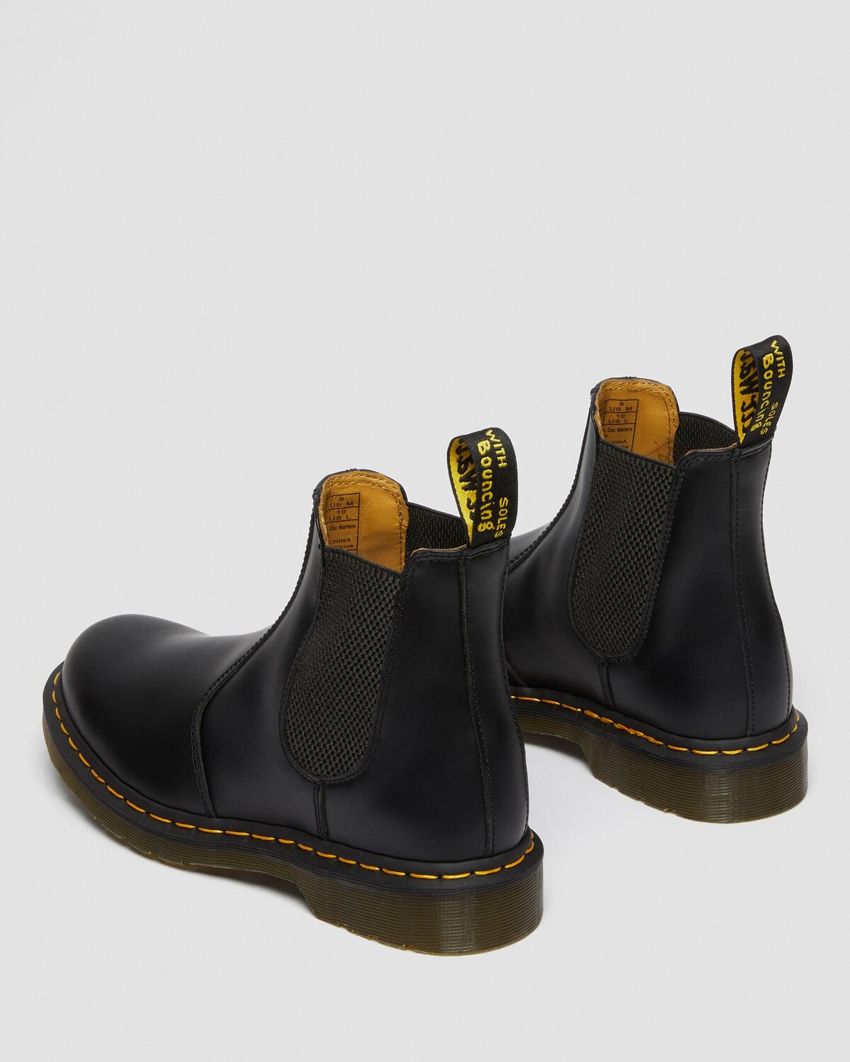 

Ботинки Chelsea из гладкой кожи со строчкой Dr. Martens, черный