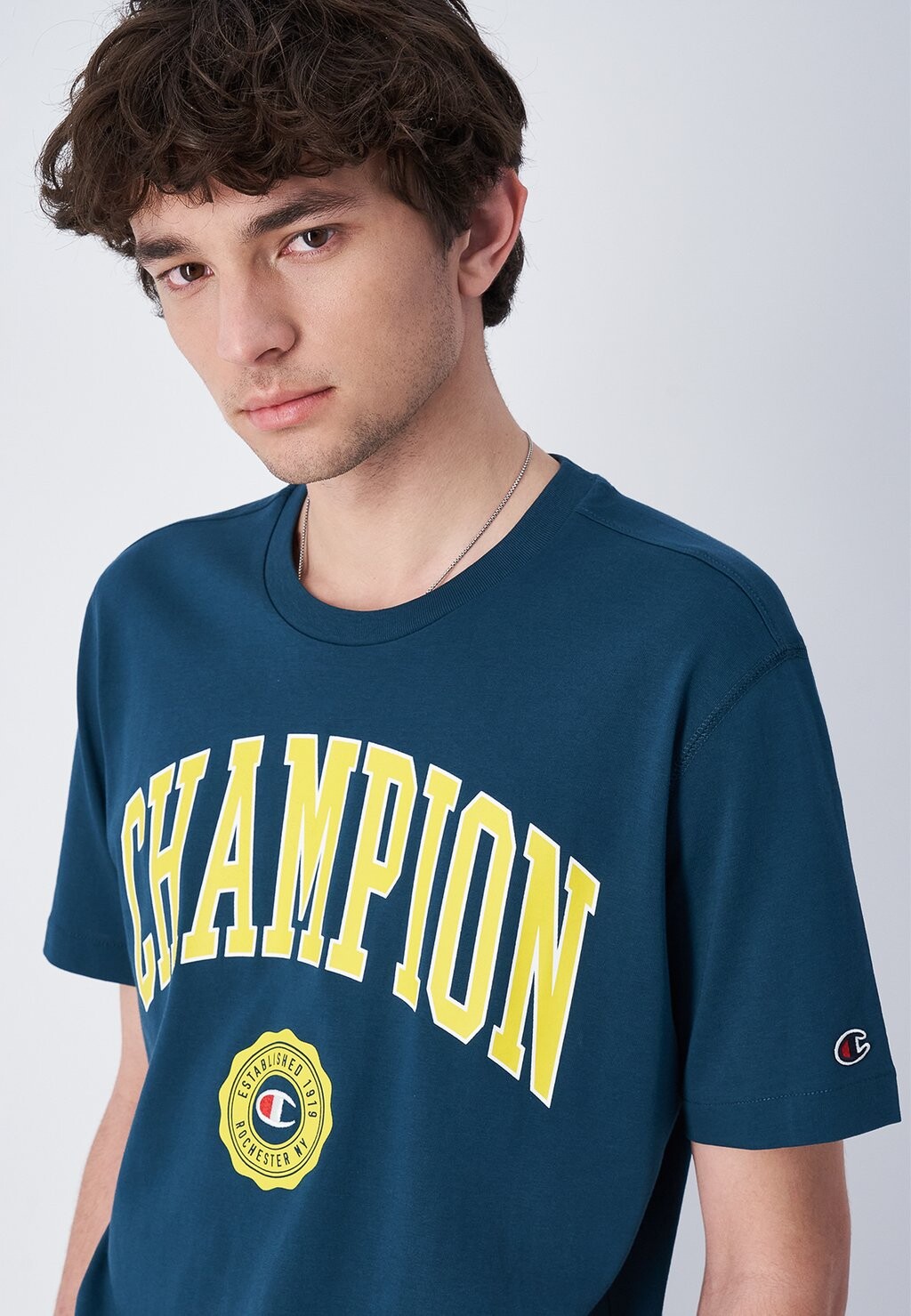 

Футболка с принтом Crewneck Bookstore Champion Rochester, ель