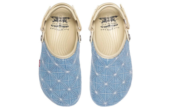 Сандалии x levi's sashiko classic all-terrain clog 'bone blue' Crocs, бежевый — фото 4