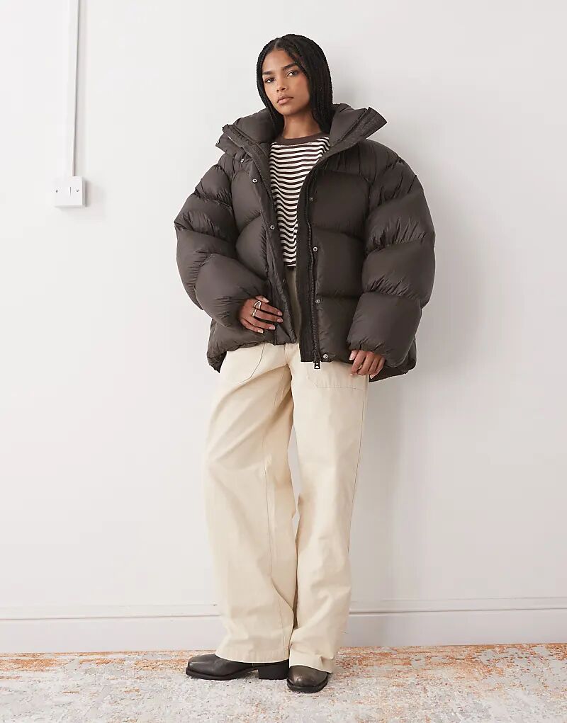 

Пуховик Weekday премиум-класса темно-коричневого цвета