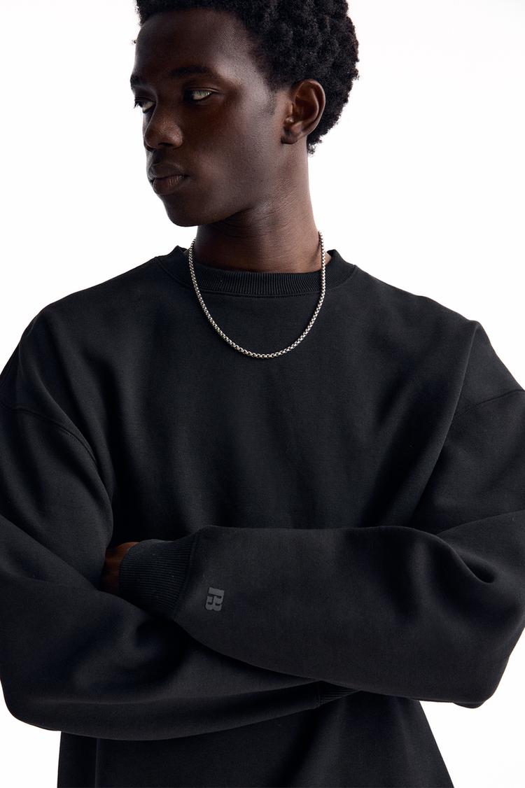 

Базовая толстовка с круглым вырезом Pull And Bear, черный