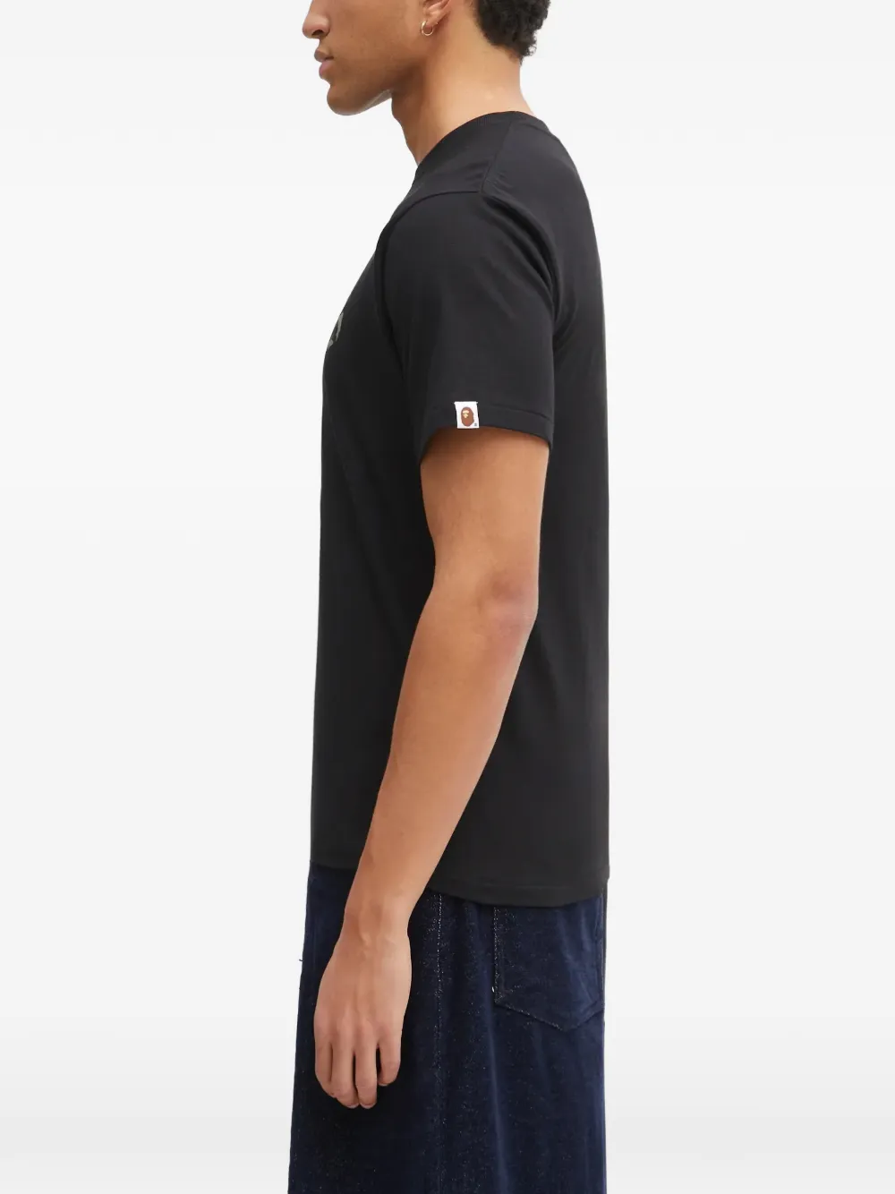 Футболка с принтом логотипа college и камуфляжным узором 1st camo A BATHING APE, черный — фото 3