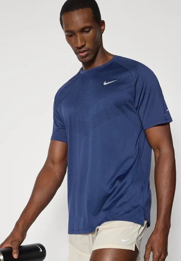 Футболка спортивная Nike Performance, midnight navy/reflective silver-coloured, цвет темно-синий/отражающий серебристый — фото 4