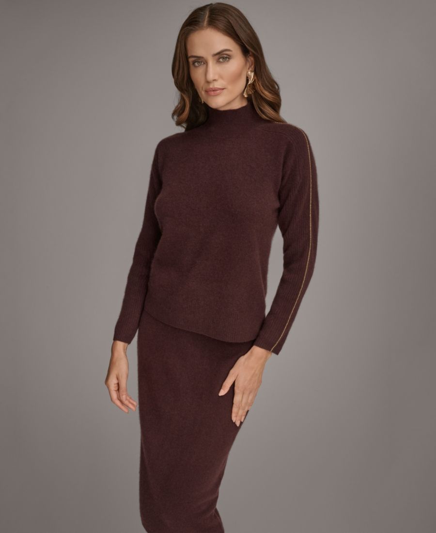 

Женский кашемировый свитер с высоким воротником и золотистой контрастной отделкой Donna Karan New York, Merlot