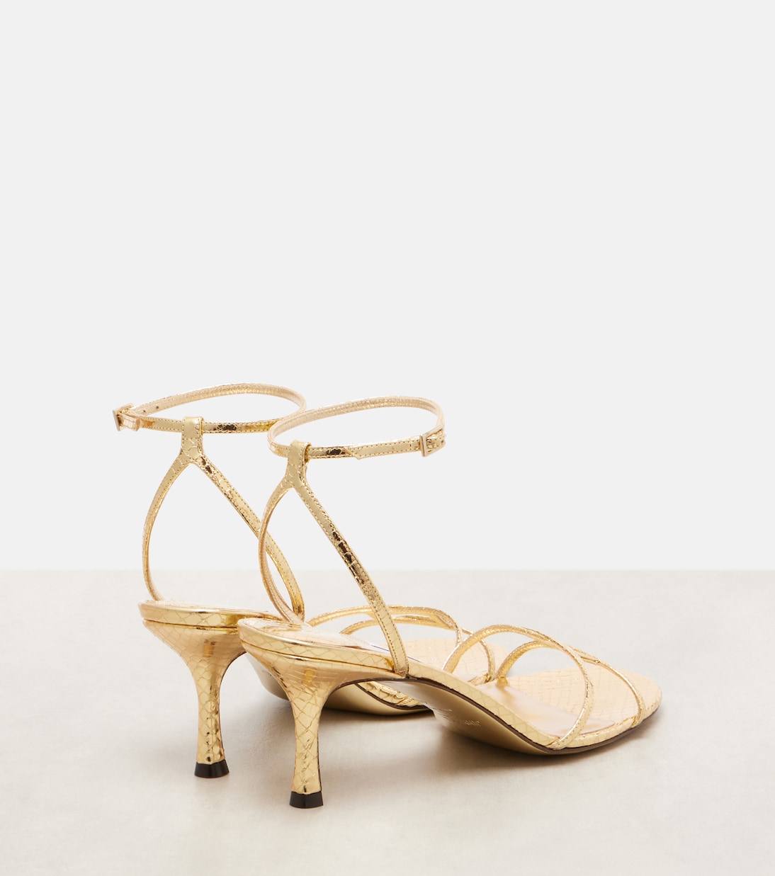 1998 Leo 65 сандалии из металлизированной кожи Jimmy Choo, золотой — фото 2