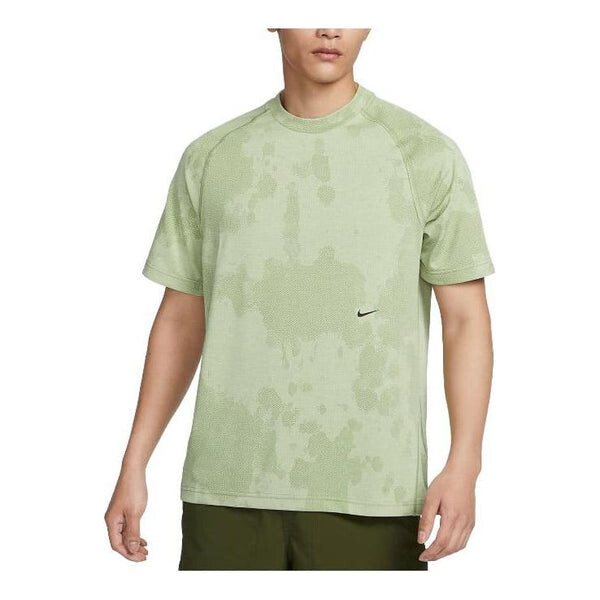 

Футболка Nike Dri-FIT ADV A.P.S. Short-Sleeved Fitness Top 'Olive Aura', зеленый