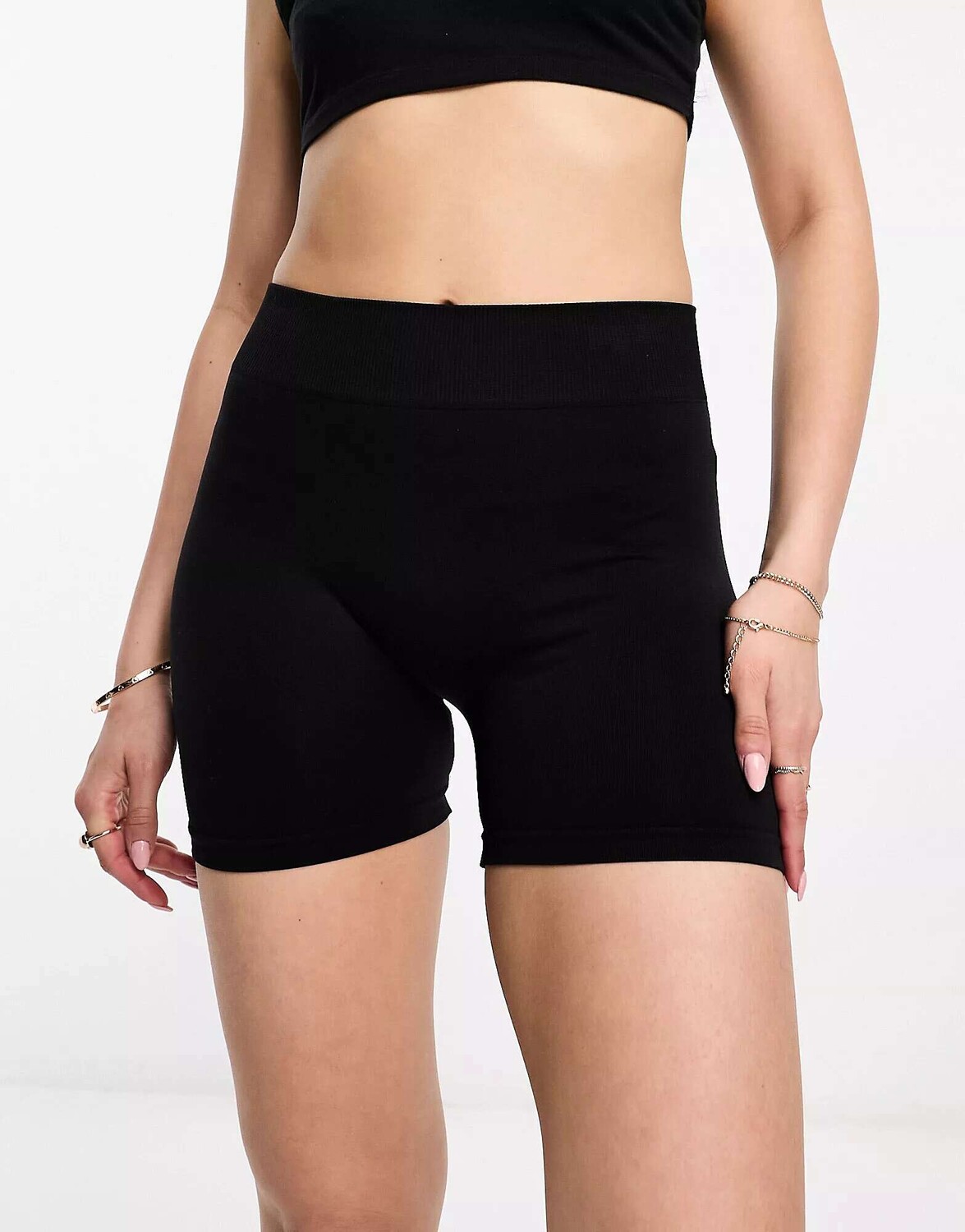 

Черные корректирующие леггинсы Vero Moda