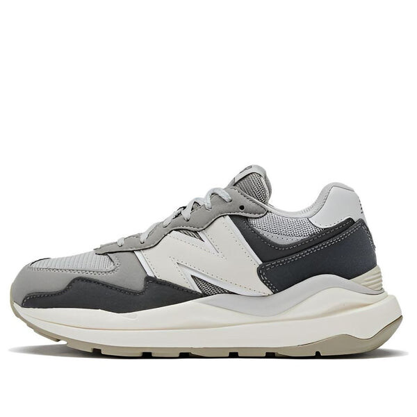 

Кроссовки 57 40 New Balance, серый