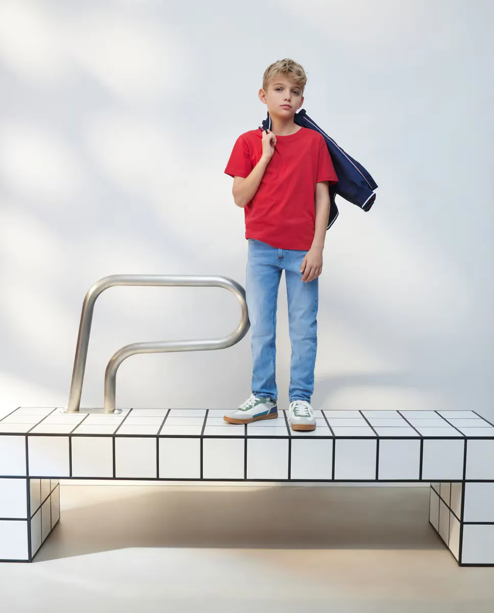 

Базовая однотонная футболка для мальчиков Kids El Corte Inglés, красный