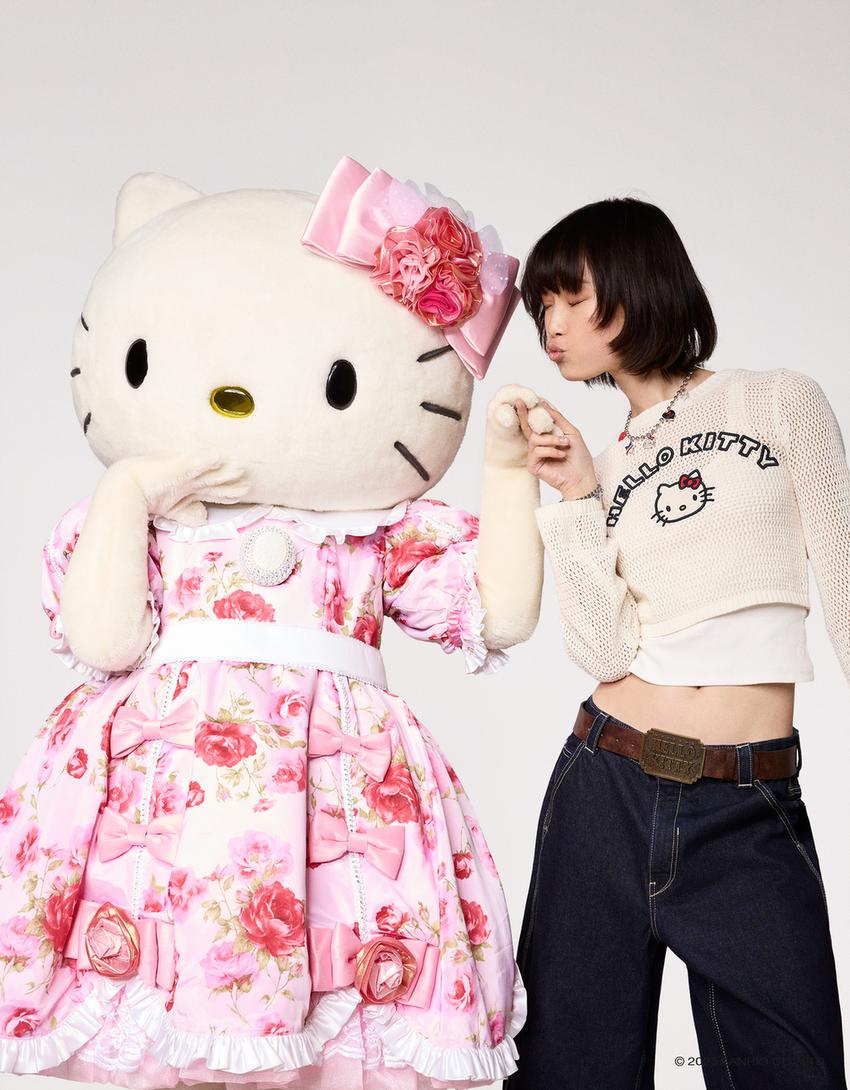 

Сетчатый свитер Hello Kitty Bershka, бежевый