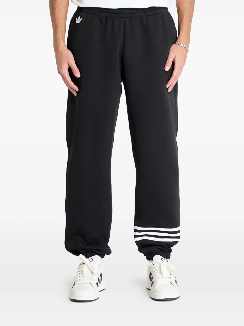 

Спортивные брюки с полосками adidas, черный