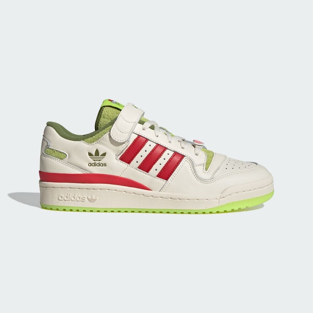 

Кроссовки Adidas FORUM LOW × THE GRINCH, цвет Cream White/College Red/Solar Slime