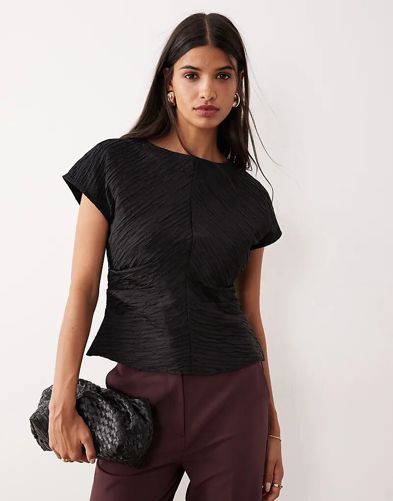 

Структурированный топ AWARE с плиссировкой и вырезом-лодочкой черного цвета