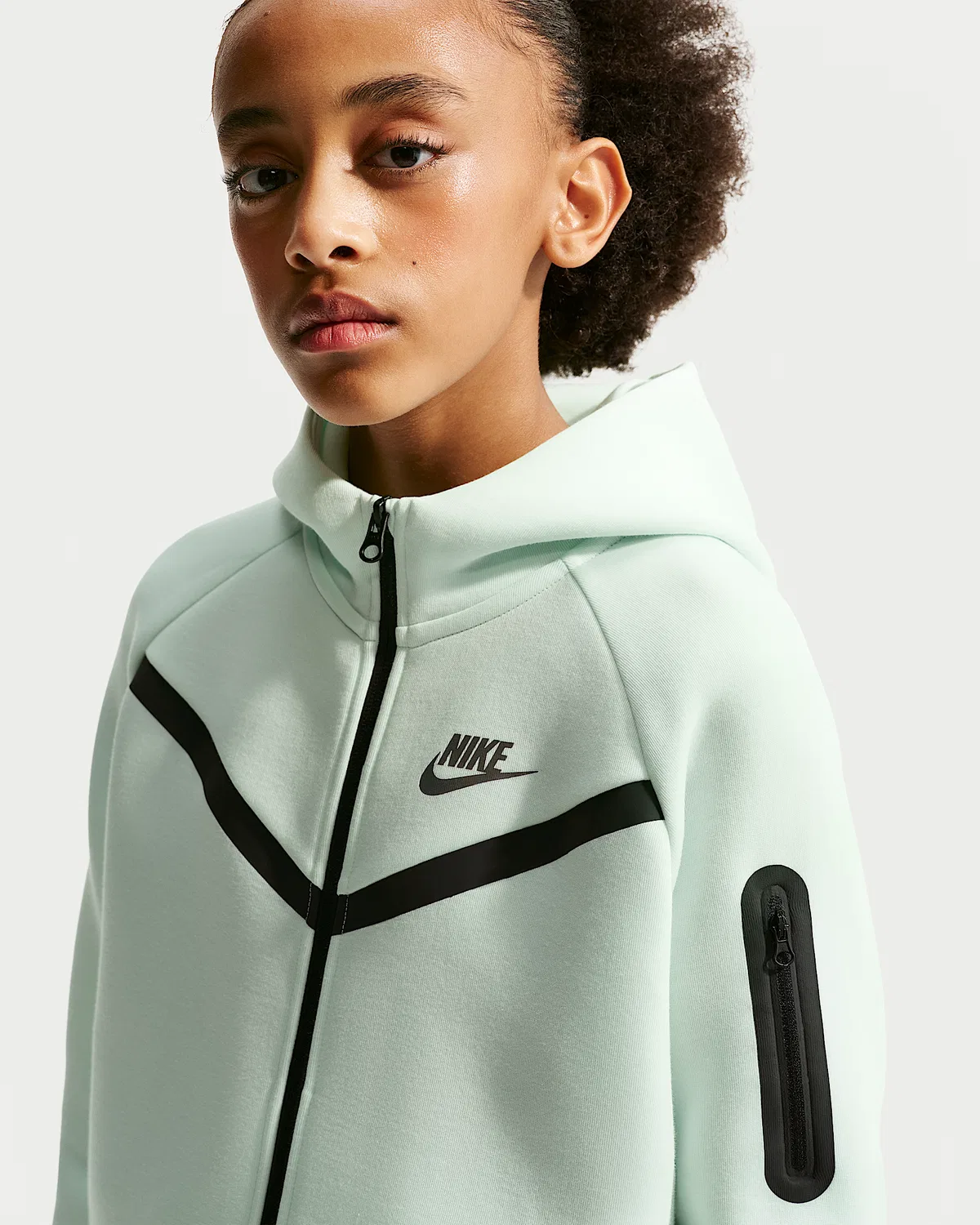 Детская худи на молнии Nike Sportswear Tech Fleece, Barely Green/Black/Black — фото 3
