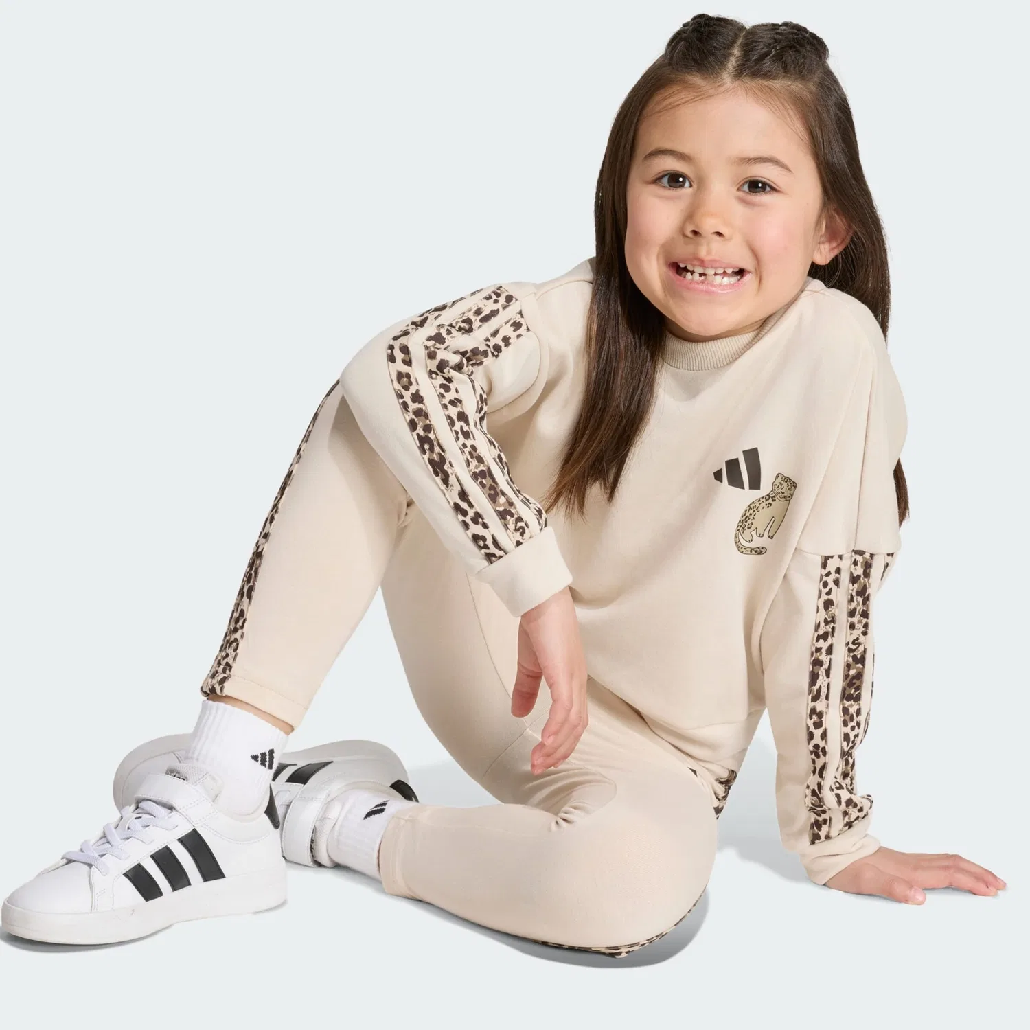 Спортивный костюм Adidas Sportswear в цвете Kitt — фото 4