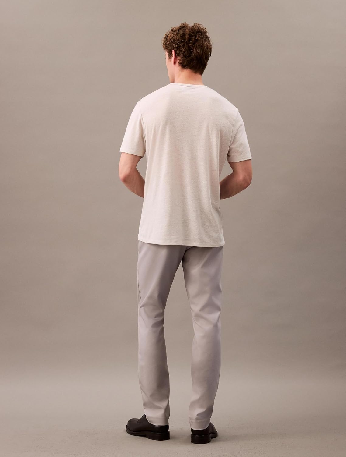 Мужские современные эластичные брюки-чинос Calvin Klein, устойчивые к появлению складок, Alloy — фото 2