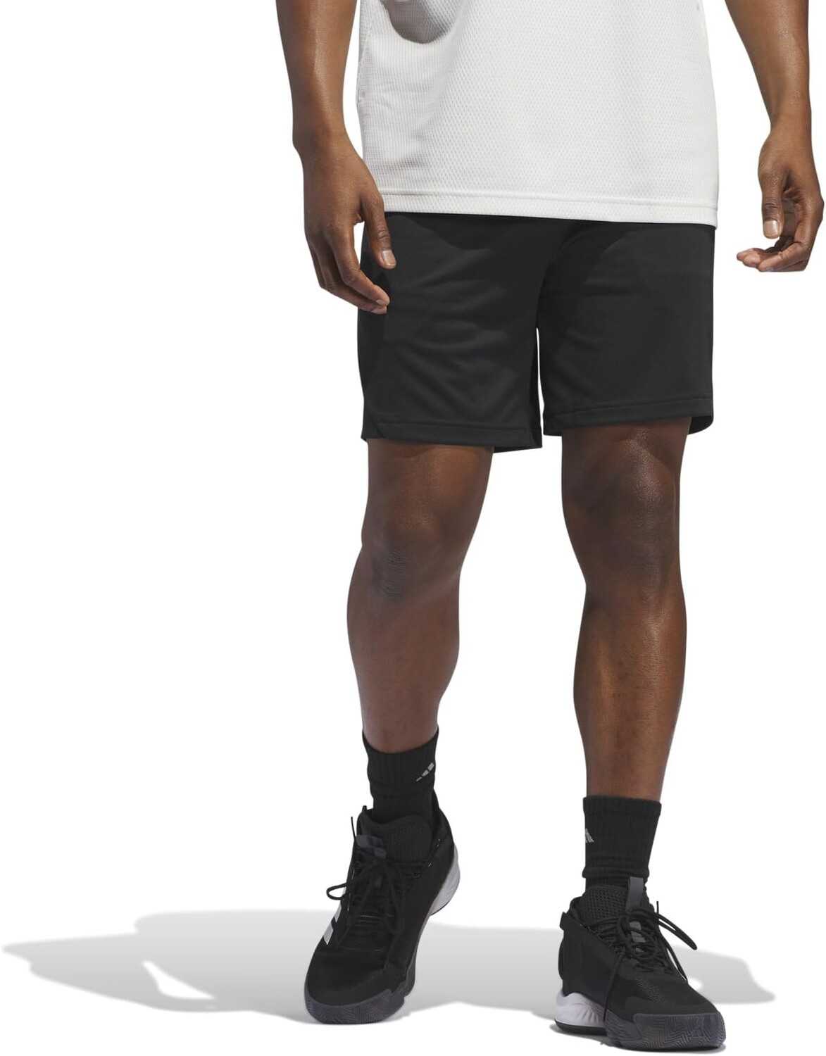 

Шорты Adidas Legends 3-Stripes Basketball 11" Shorts, цвет Black/White/Black