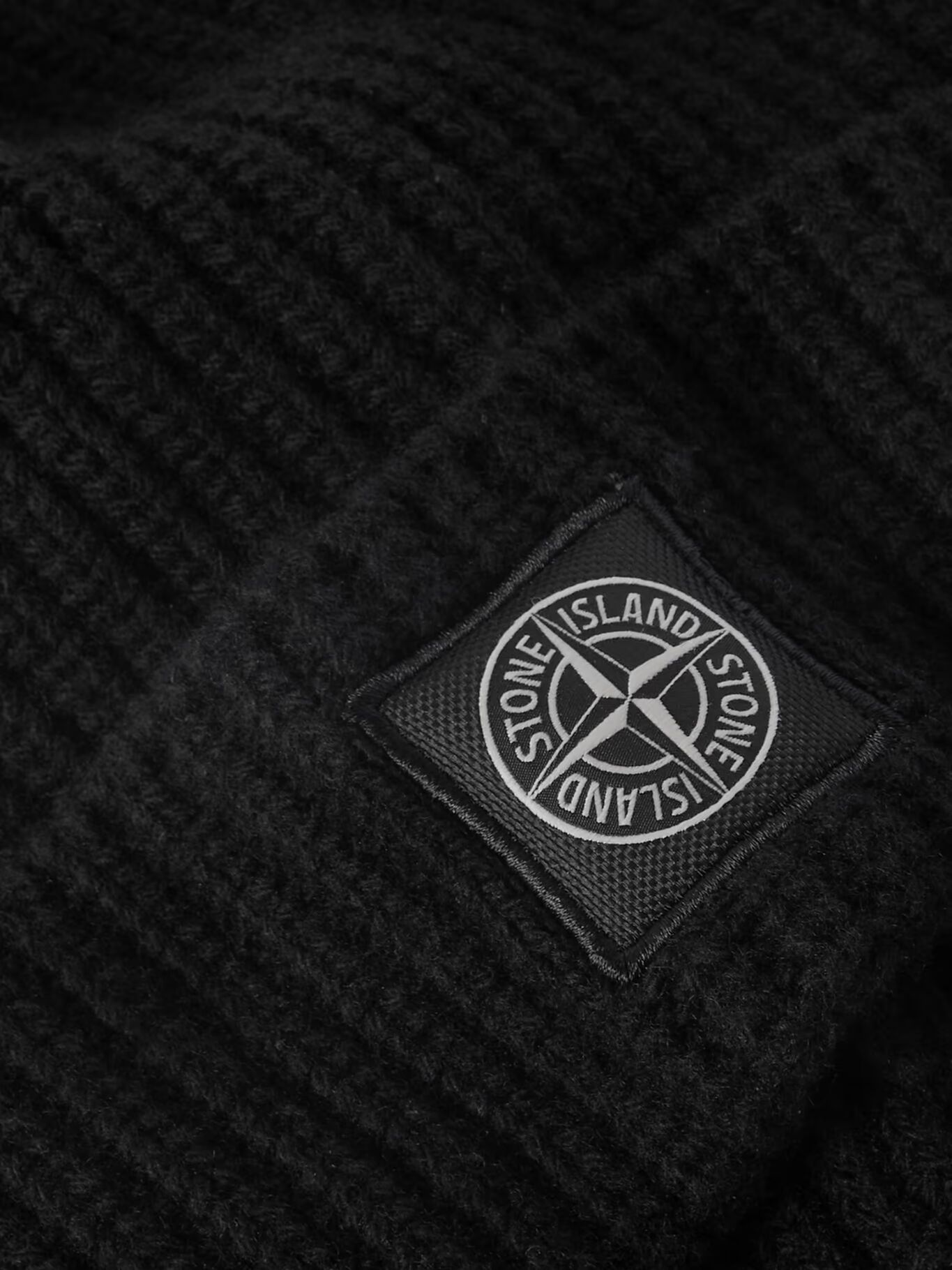 

Шерстяная шапка-бини с аппликацией логотипа STONE ISLAND, черный