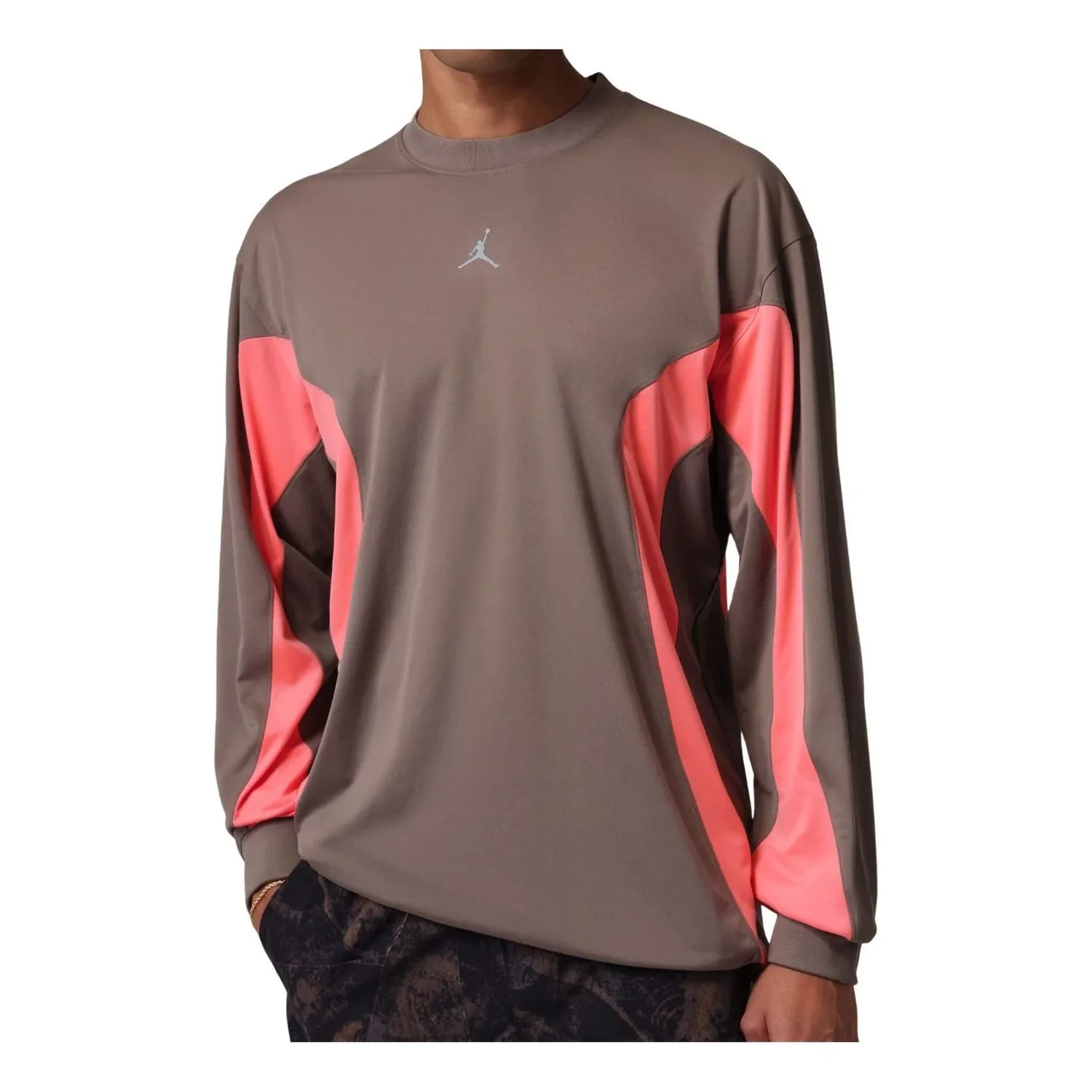 Футболка Air Jordan Brooklyn Hike Mike Graphic Jersey 'Olive Grey Light Wild Mango', коричневый