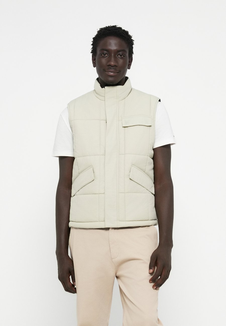 

Куртка Lyle & Scott REVERSIBLE WADDED GILET, Jet Black/Grey Taupe/Black