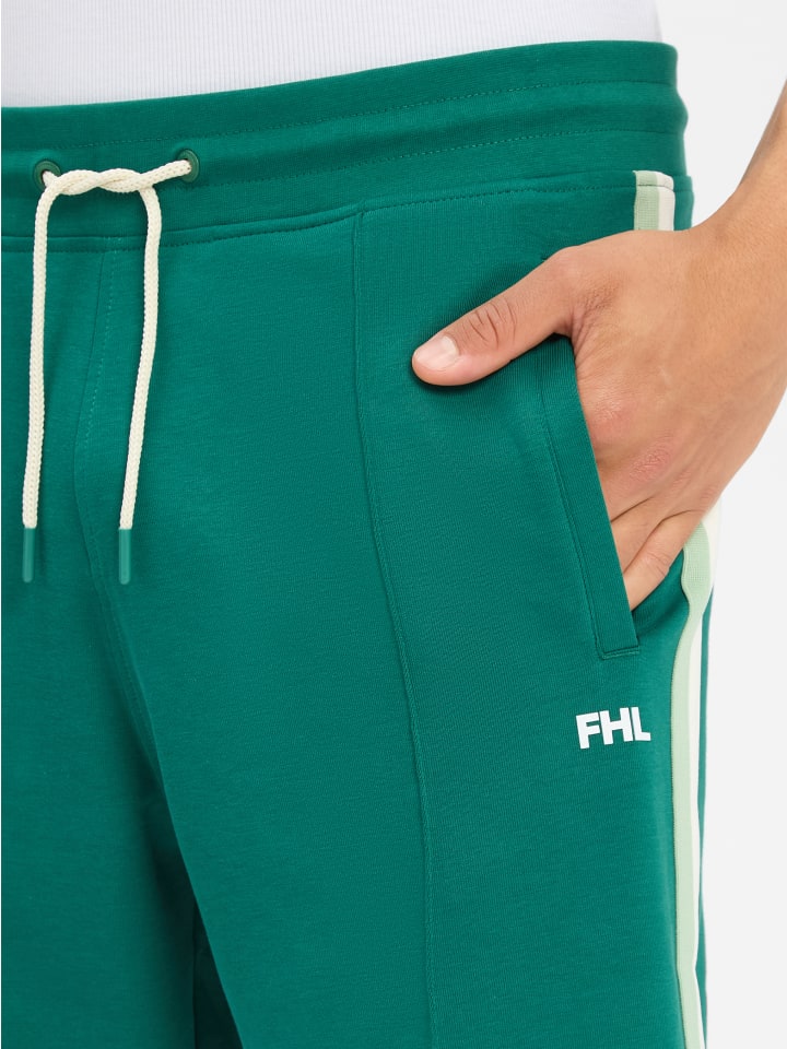 

Шорты зеленого цвета Finshley & Harding London