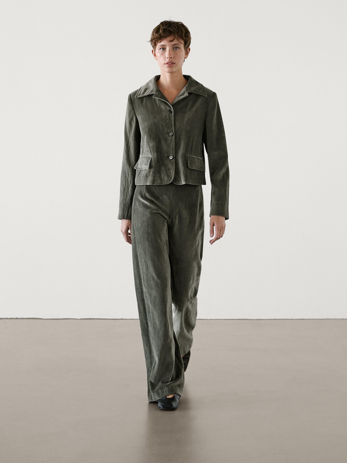 

Широкие брюки из бархата со стрелками Massimo Dutti, зеленый