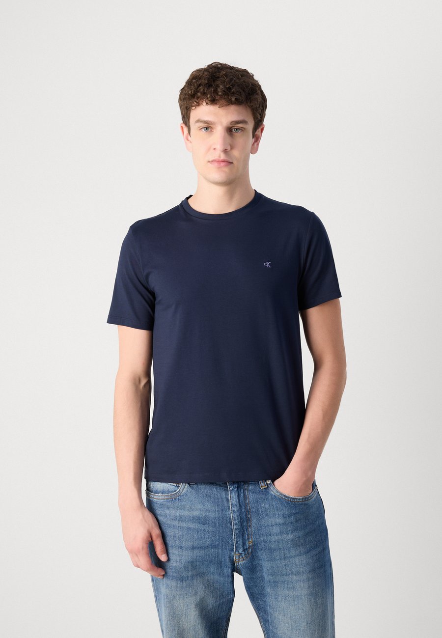 Футболка Calvin Klein TEE, Dark Sapphire/Dark Blue — фото 3