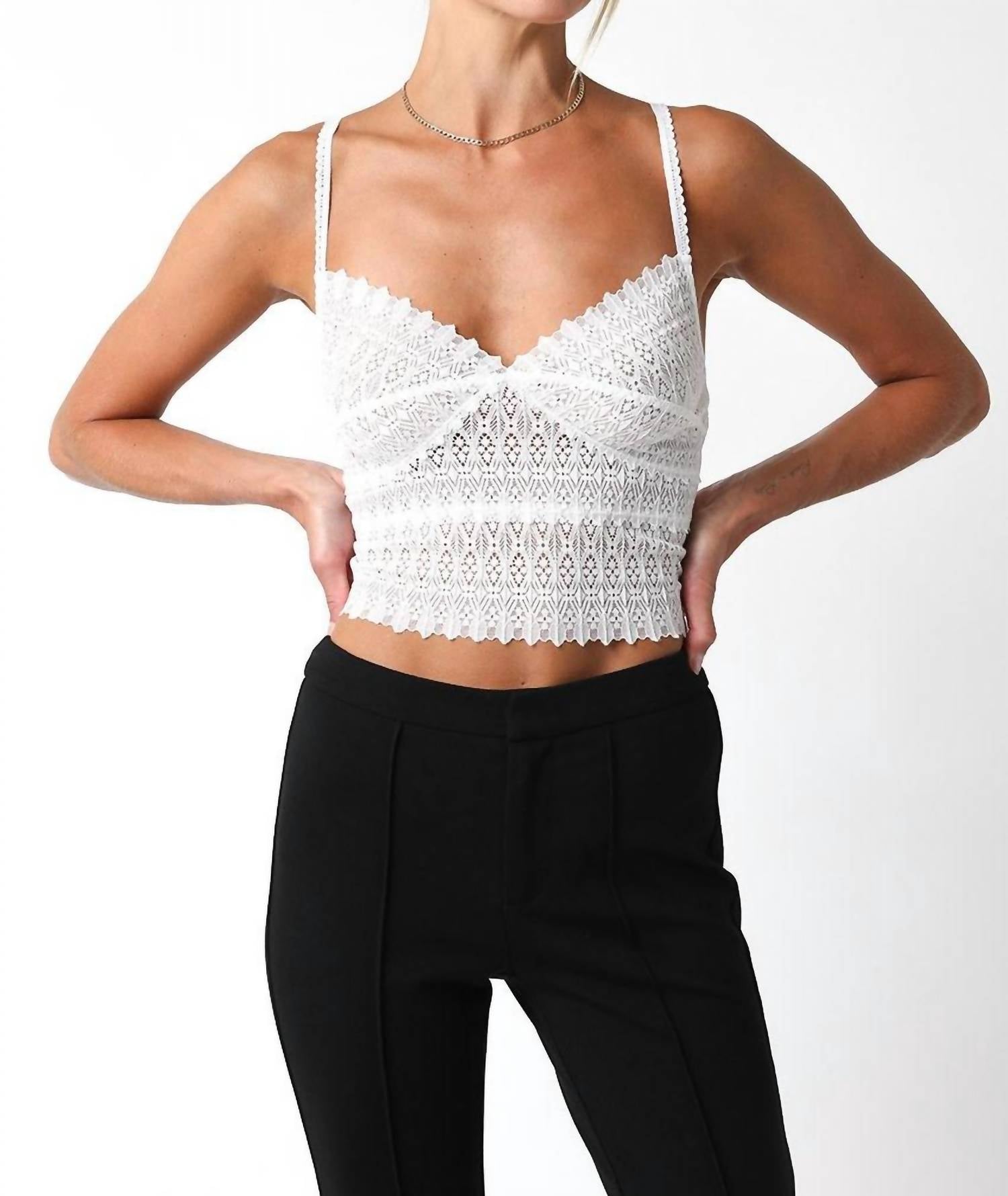 

Кружевной укороченный топ цвета Off White OLIVACEOUS