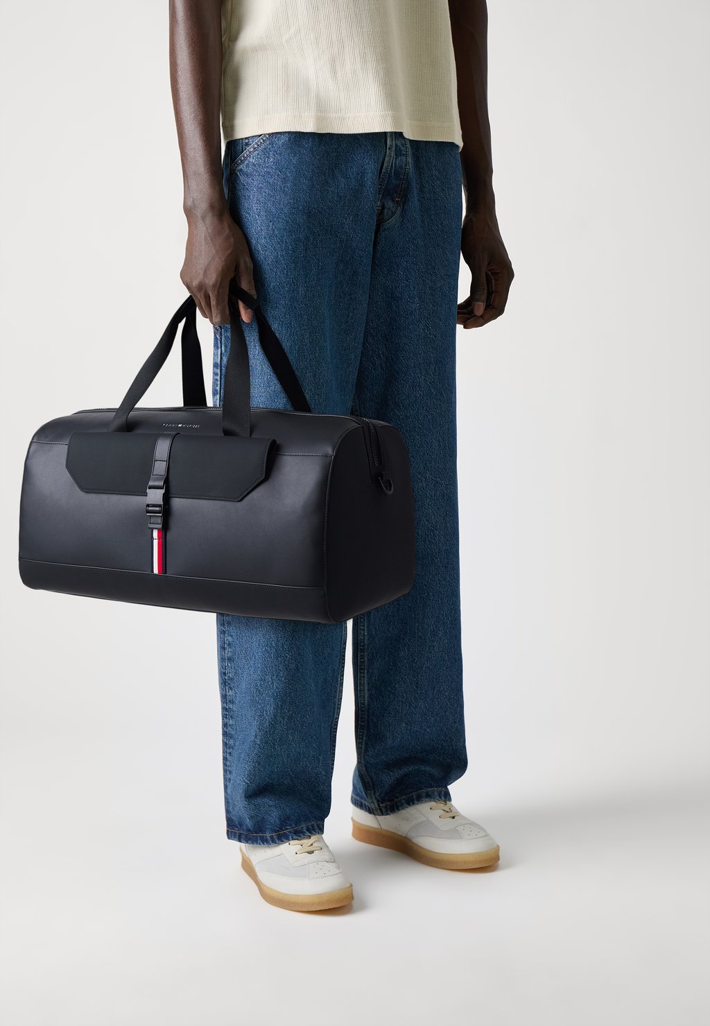

Сумка выходного дня FOUNDATION DUFFLE Tommy Hilfiger, черный
