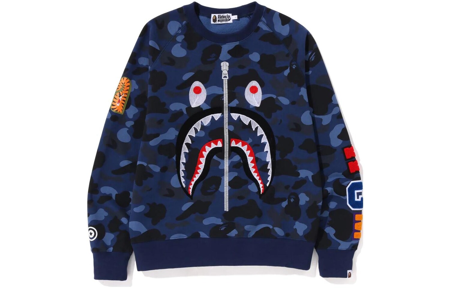

BAPE Цветной камуфляж Вышивка Акула Круглый вырез A Bathing Ape, красный