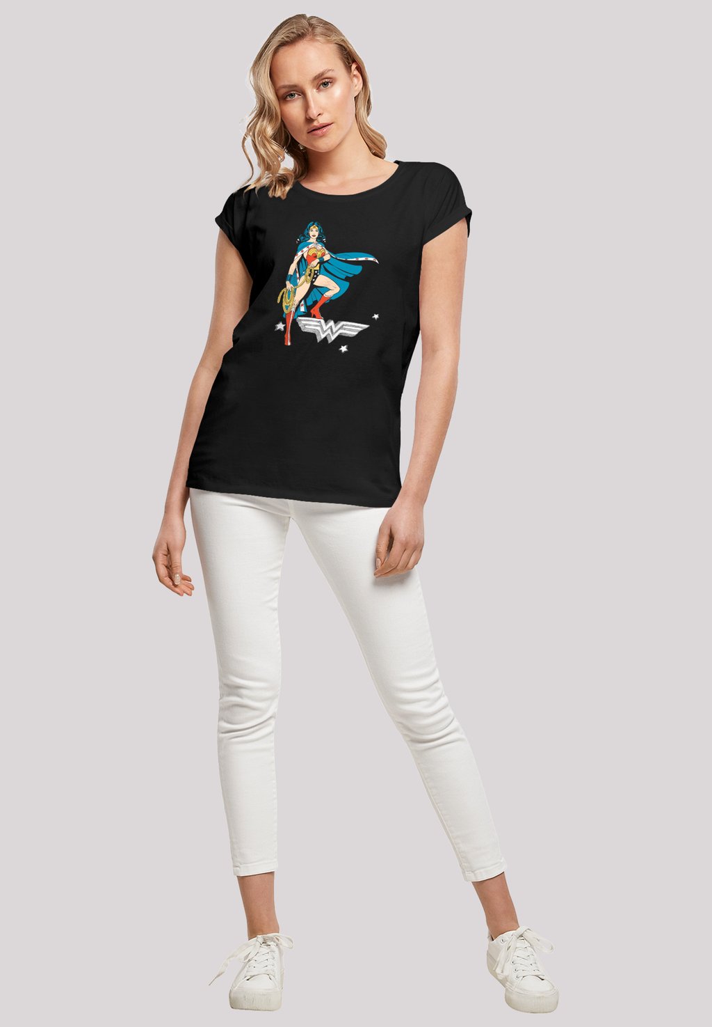 

Футболка с принтом DC COMICS WOMAN STANDING F4NT4STIC, черный