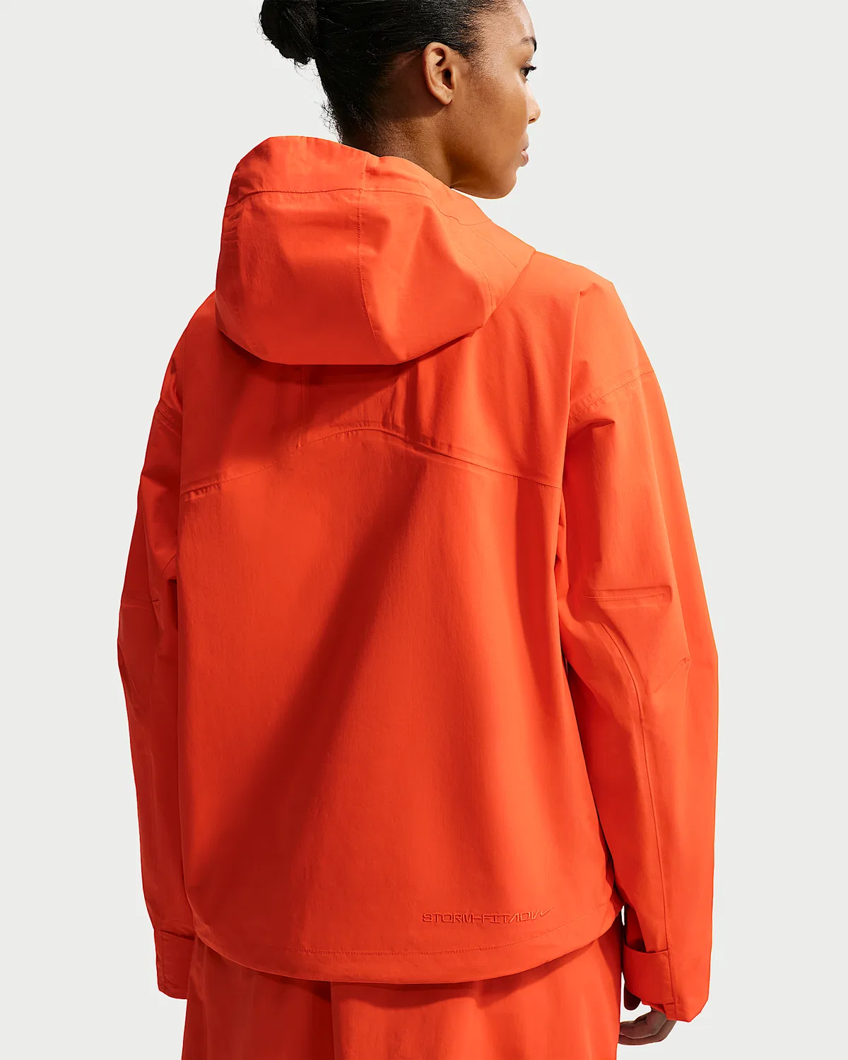 Женская дождевая куртка Nike ACG "Morpho" Storm-FIT ADV, Safety Orange/Vivid Purple/Summit White — фото 2