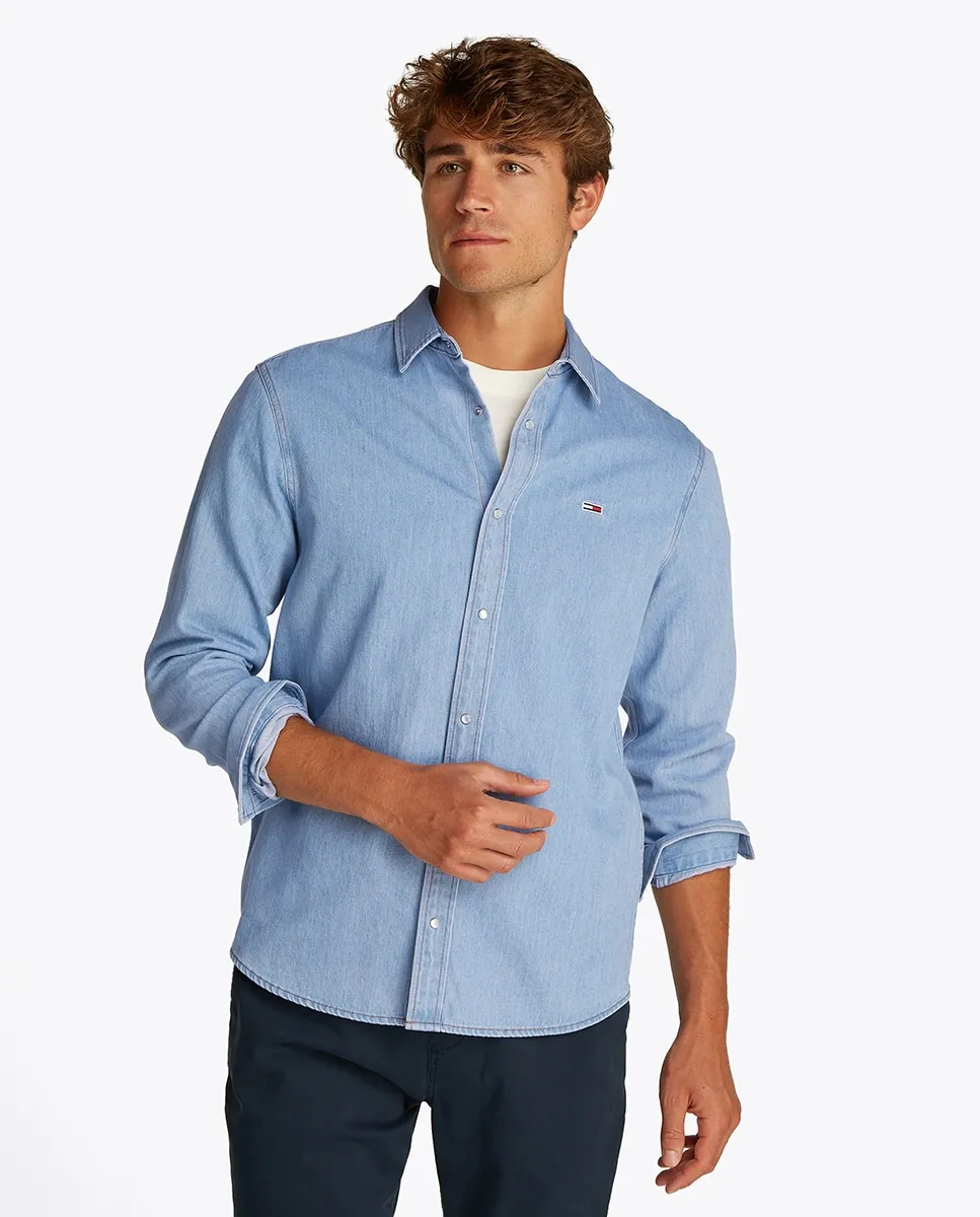 

Мужская джинсовая рубашка с кнопками и классическим кроем Tommy Jeans, голубой