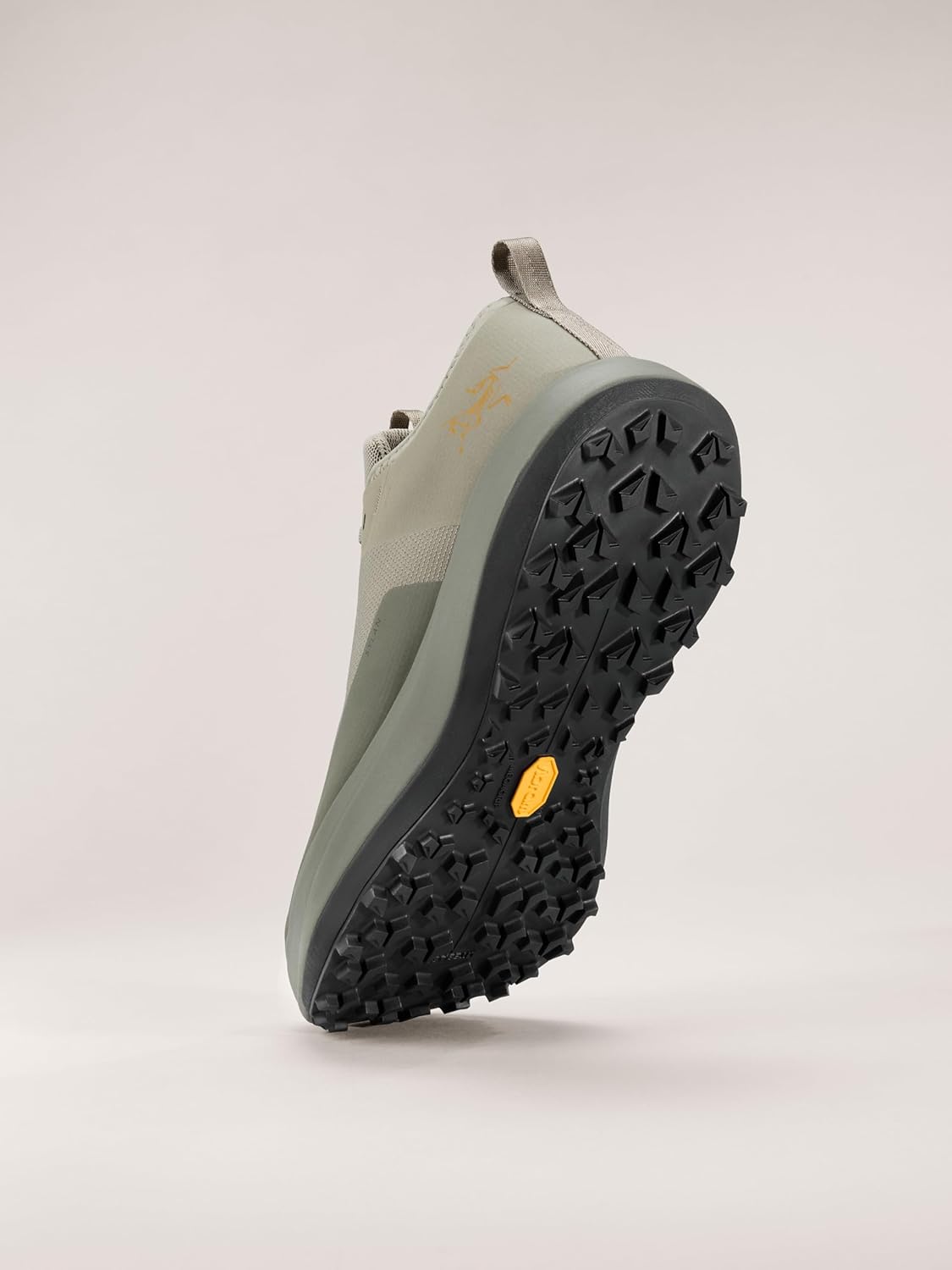 Мужские беговые кроссовки Arc'teryx Sylan GTX, Водонепроницаемые и дышащие трейловые кроссовки Gore-Tex с рокер-подошвой для скорости, Forage/Tatsu — фото 3