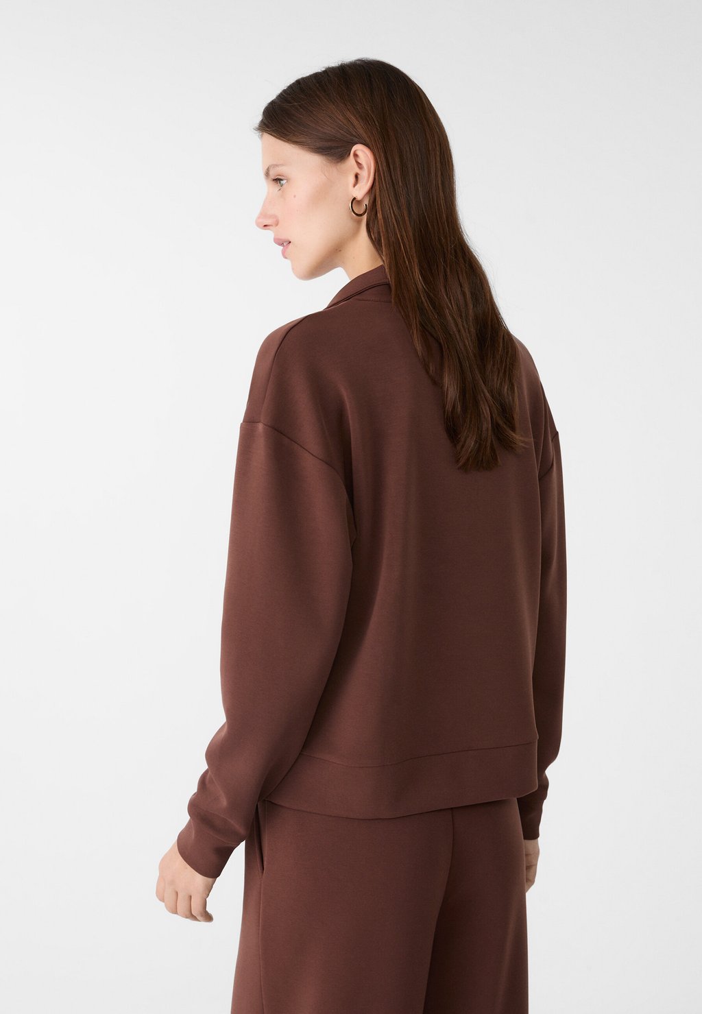 

Толстовка SOFT-TOUCH WITH ZIP Stradivarius, коричневый