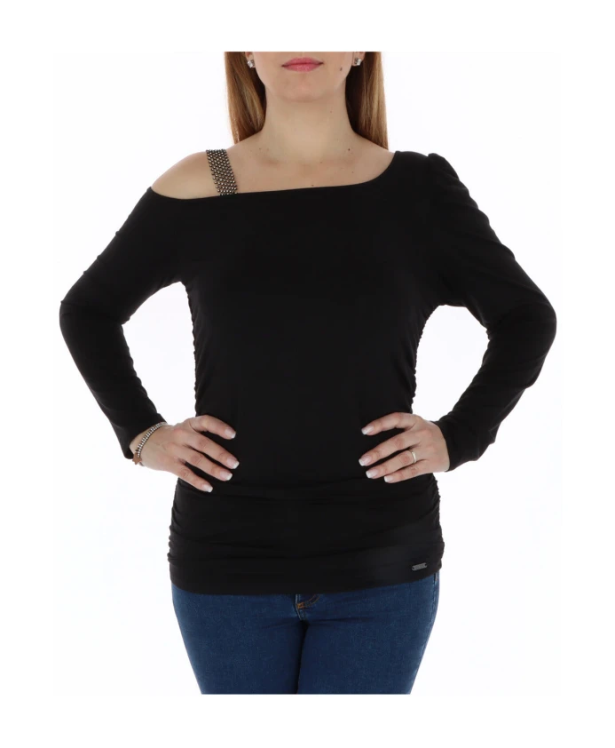 

Черный вязаный свитер с вырезом-лодочкой, на все сезоны. Guess, черный