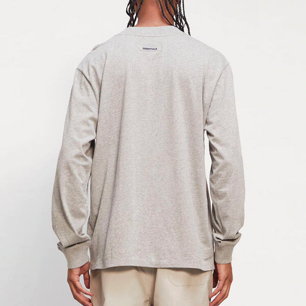 Футболка fw20 long sleeve logo tee 'heather oatmeal' Fear Of God Essentials, серый — фото 4
