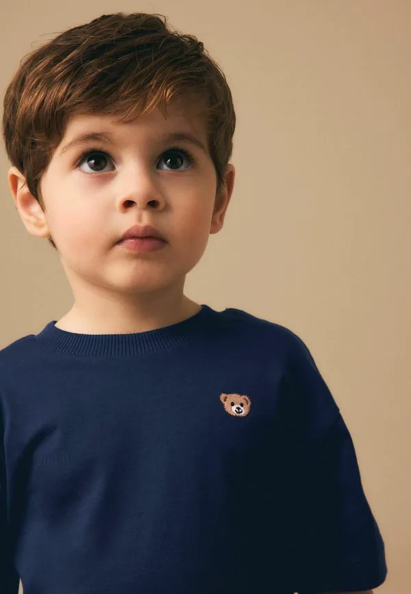 Футболка с коротким рукавом и небольшим графическим принтом Next, Navy Blue Embroidery Bear — фото 4